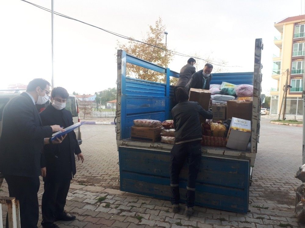 İhsaniyeliler İzmir için tek yürek oldu