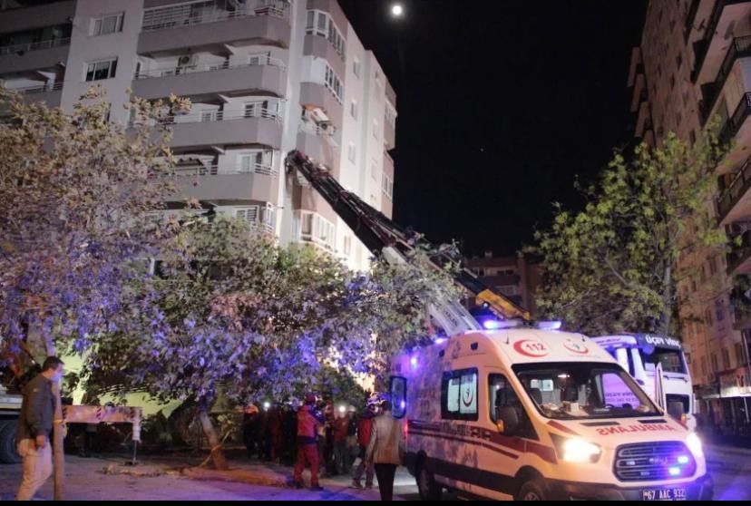 İzmir depreminde görev alan sağlıkçılar o anları anlattı