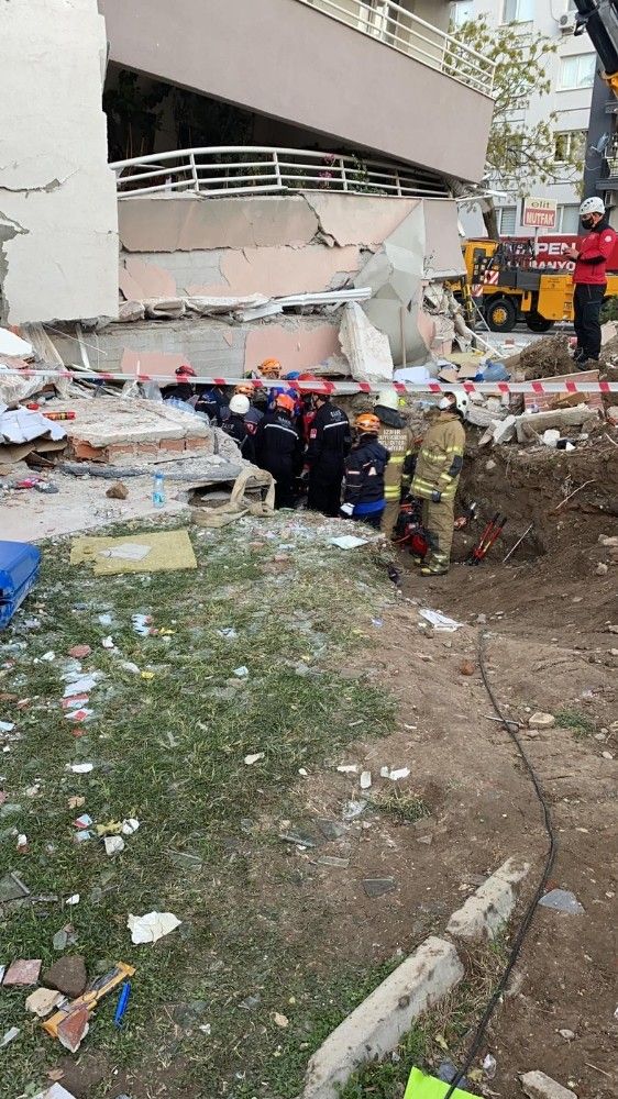 İzmir depreminde görev alan sağlıkçılar o anları anlattı