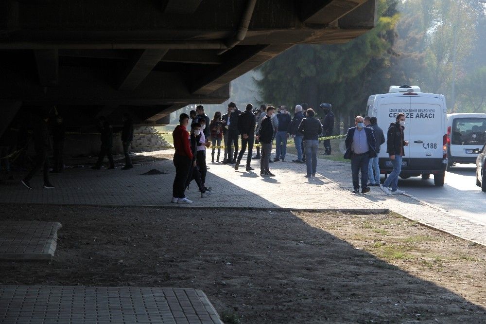 İzmir'de viyadük altında yanmış ceset bulundu