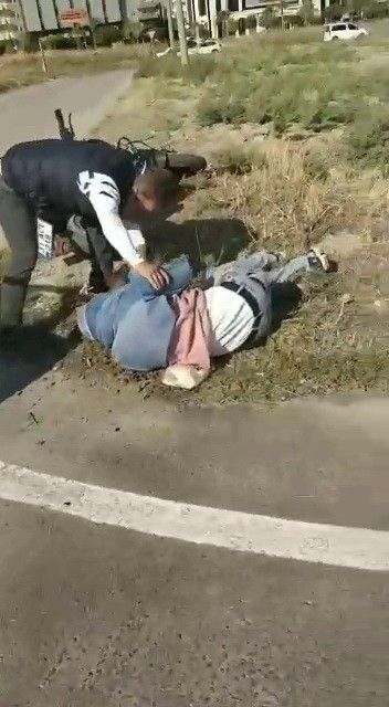 Kaza yaptığı yeri çekerken başka kaza anını görüntüledi