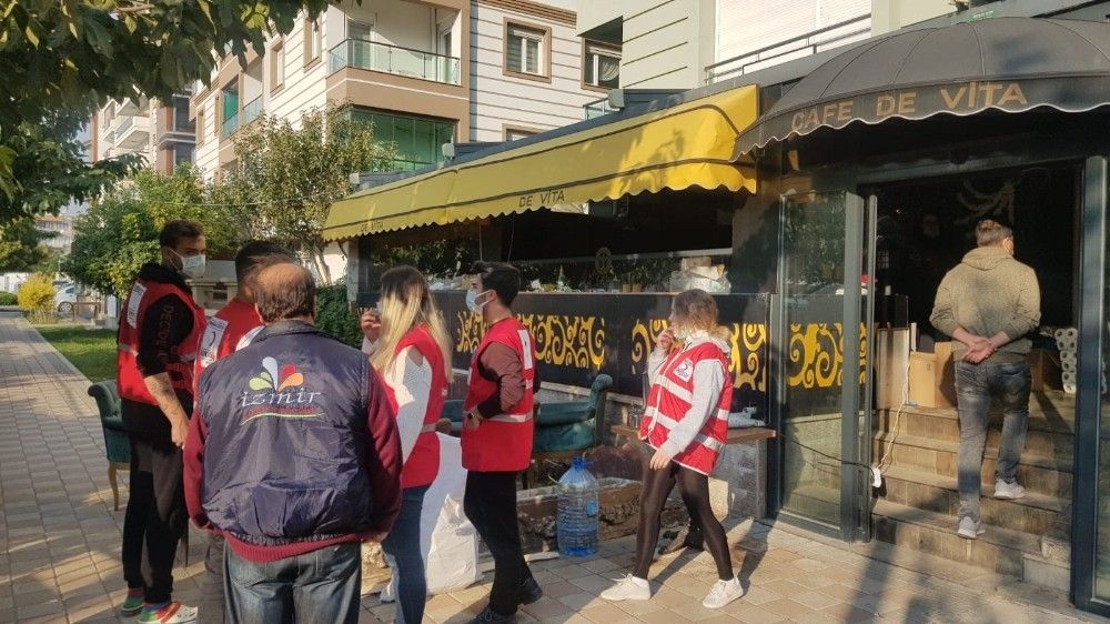 Kulalı kardeşler, mekanını depremzedeler ve AFAD için açtı