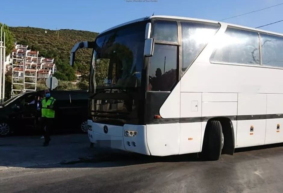 Kuşadası'nda kaçak tur ve koronavirüs denetimi