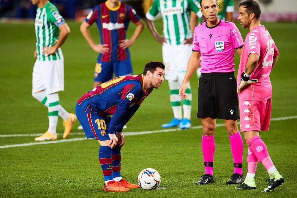 Messi girdi, Barcelona coştu