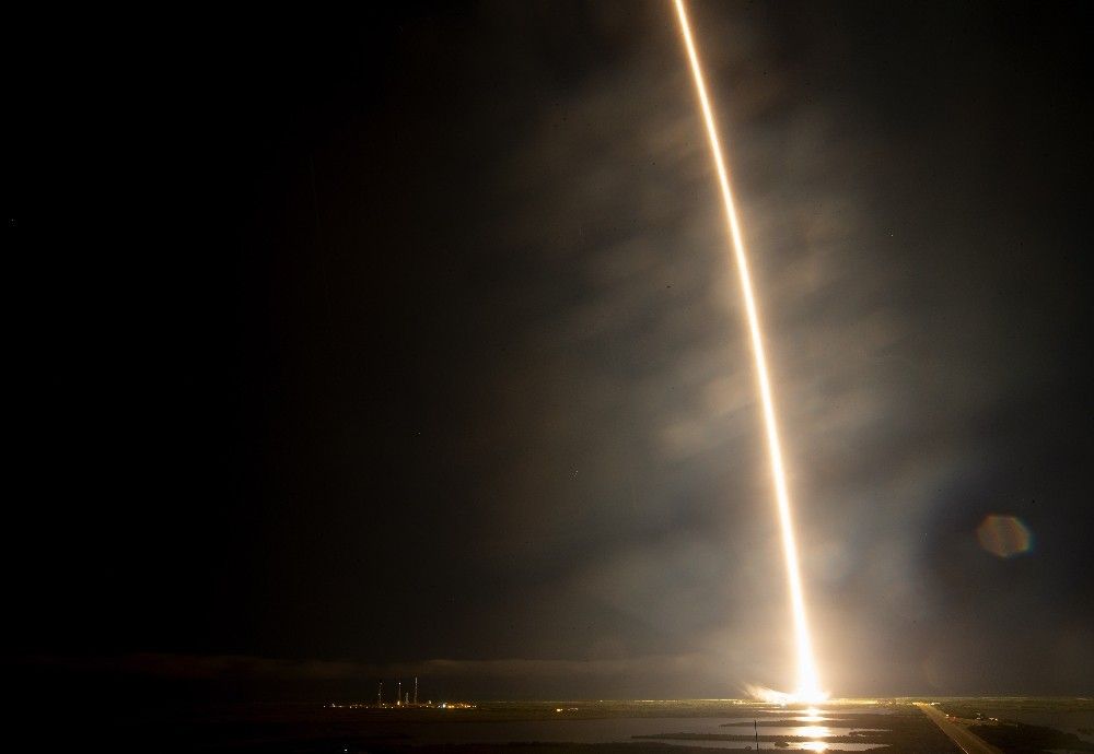 NASA ve SpaceX, 4 astronotu uzaya gönderdi