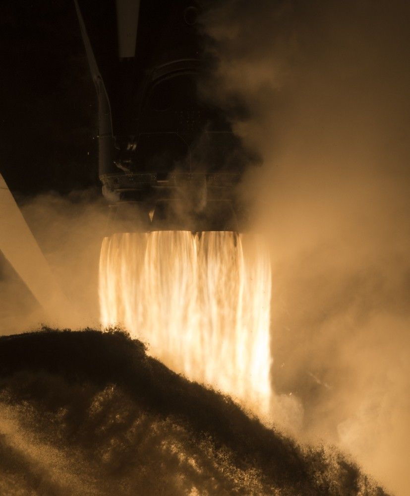 NASA ve SpaceX, 4 astronotu uzaya gönderdi