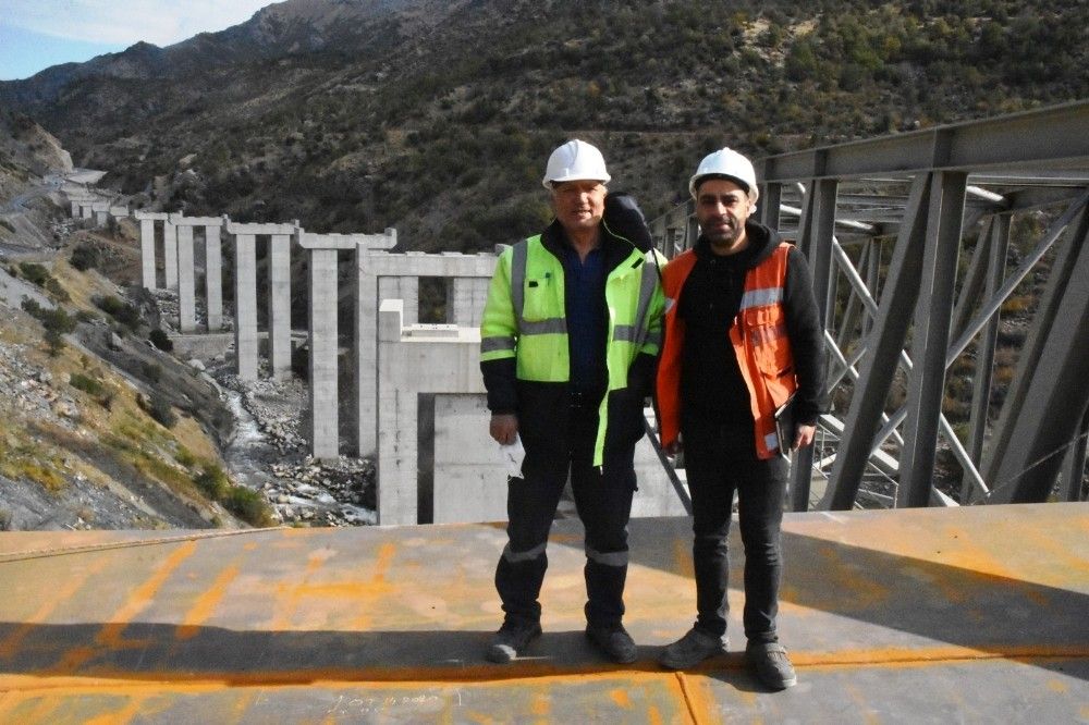 Osman Gazi Köprüsü tekniğiyle Bitlis'te viyadük yapılıyor