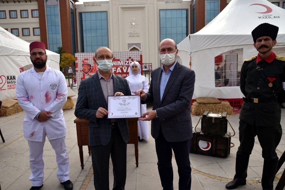 Selçuklu Belediyesi İzmir'e yardım elini uzattı