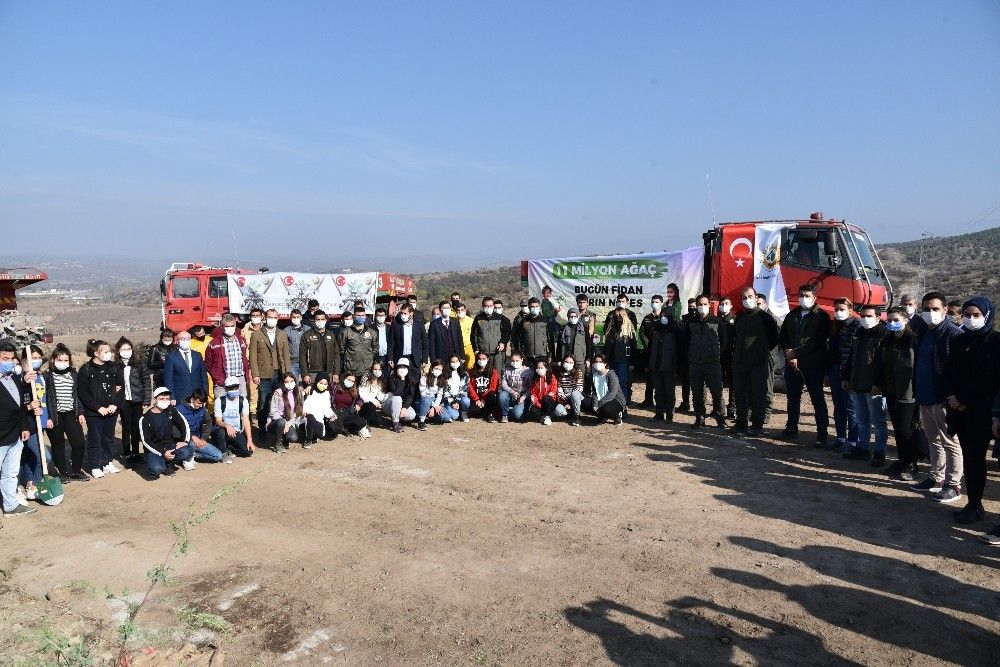 Sındırgı'da 10 bin fidan toprakla buluştu