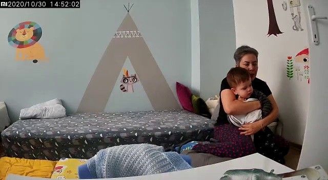 Uykuda depreme yakalanan çocuğunu böyle korudu