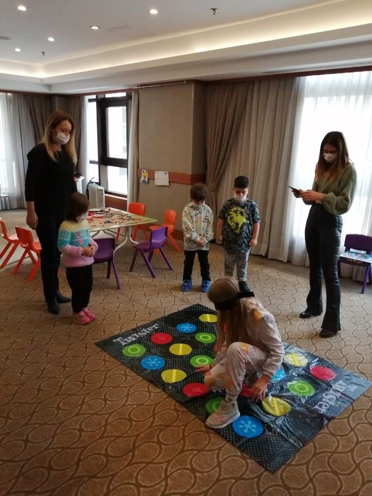 160 depremzede aile Uzundere konutlarına yerleşti