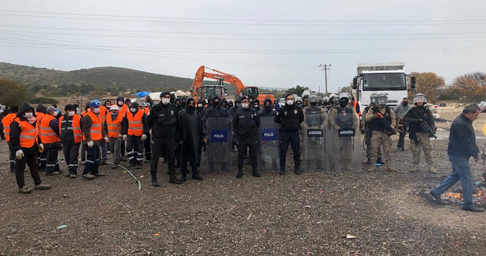 Romanlar Çeşme'den çıkarıldı!
