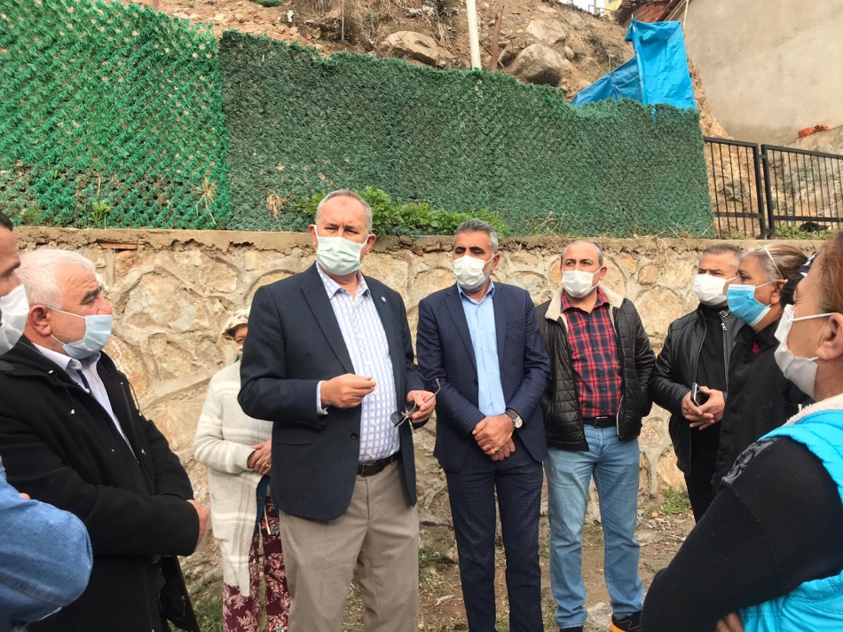 Çiğli’yi heyelan vurdu! 33 evde yıkılma tehlikesi
