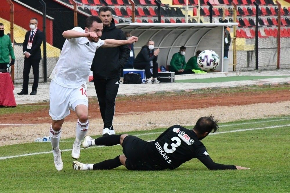 2. Lig: Turgutluspor: 1 - Kırklarelispor: 3