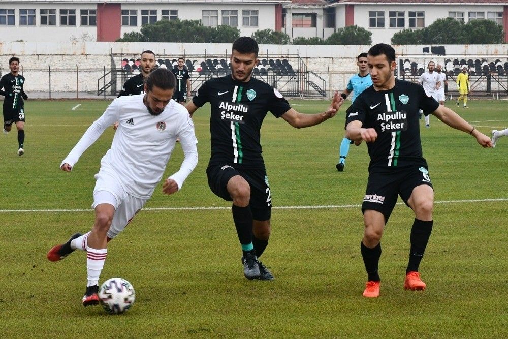 2. Lig: Turgutluspor: 1 - Kırklarelispor: 3