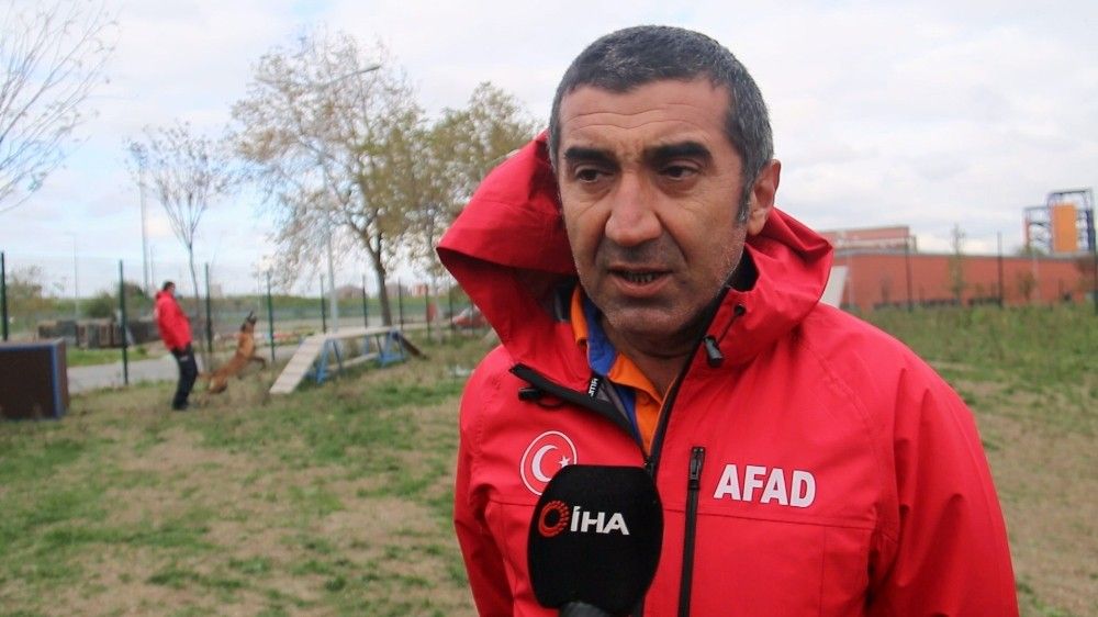 AFAD'ın sınavını geçen köpekler afetlerde görev alıyor