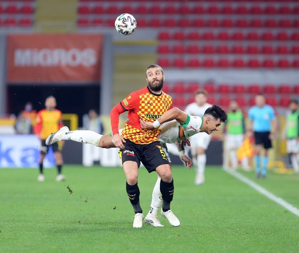 Alanyaspor'a bir darbe de Göztepe'den