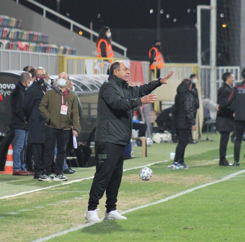 Altay: 3 - Ankaraspor: 0