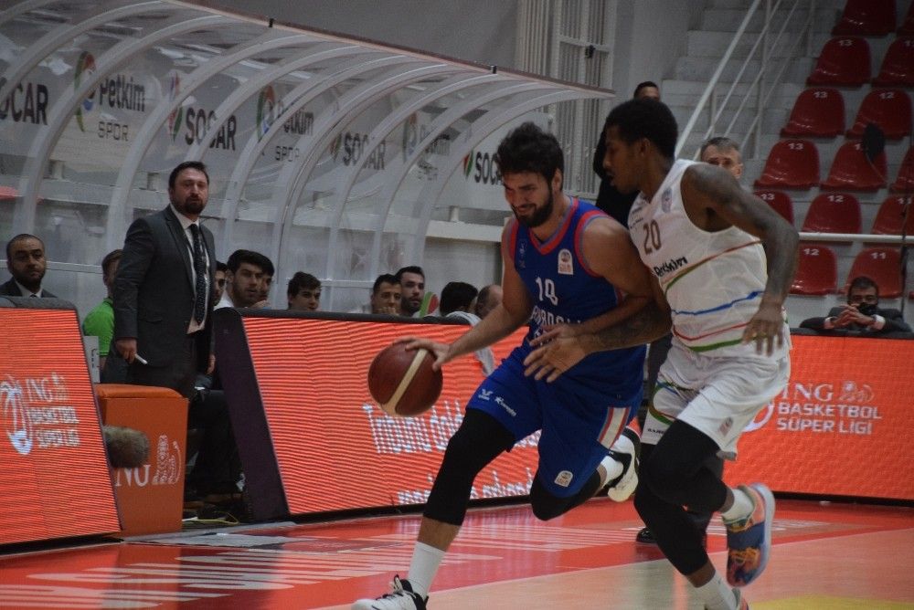 Basketbol Süper Ligi: Aliağa Petkim: 71- Anadolu Efes : 75