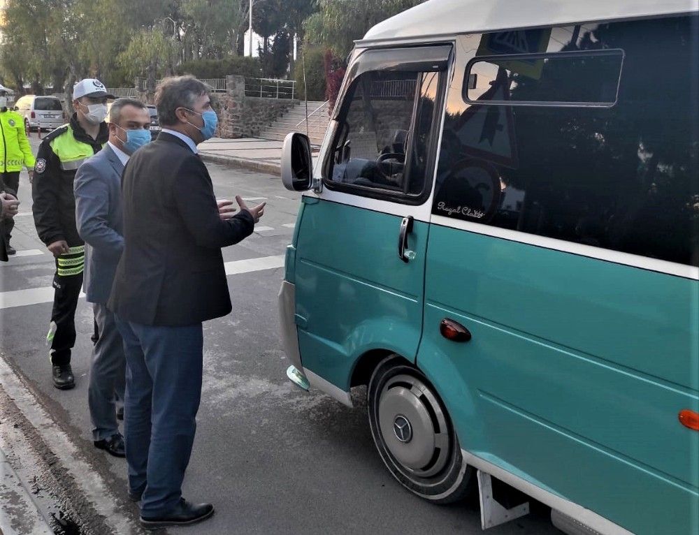 Çeşme'de sürücülere 'öncelik yayanın' uyarısı