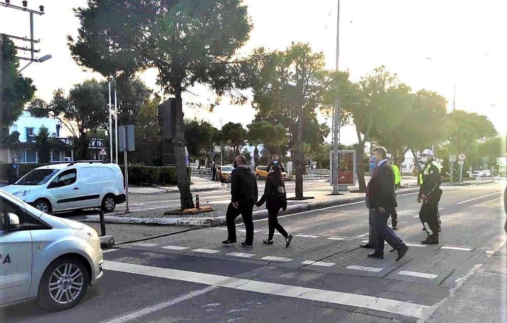 Çeşme'de sürücülere 'öncelik yayanın' uyarısı