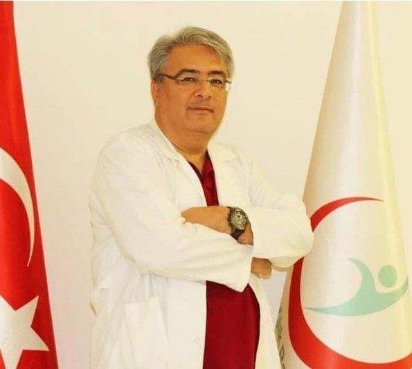 Covid-19 tedavisi biten ve son testi negatif çıkan doktor hayatını kaybetti