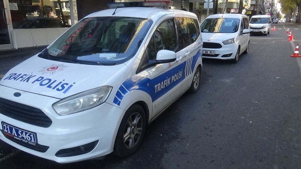 Diyarbakır kısıtlamayla birlikte sessizliğe büründü