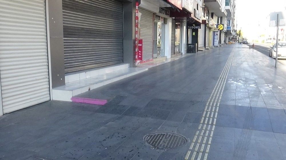 Diyarbakır kısıtlamayla birlikte sessizliğe büründü