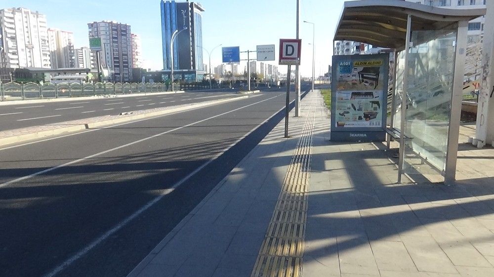 Diyarbakır kısıtlamayla birlikte sessizliğe büründü