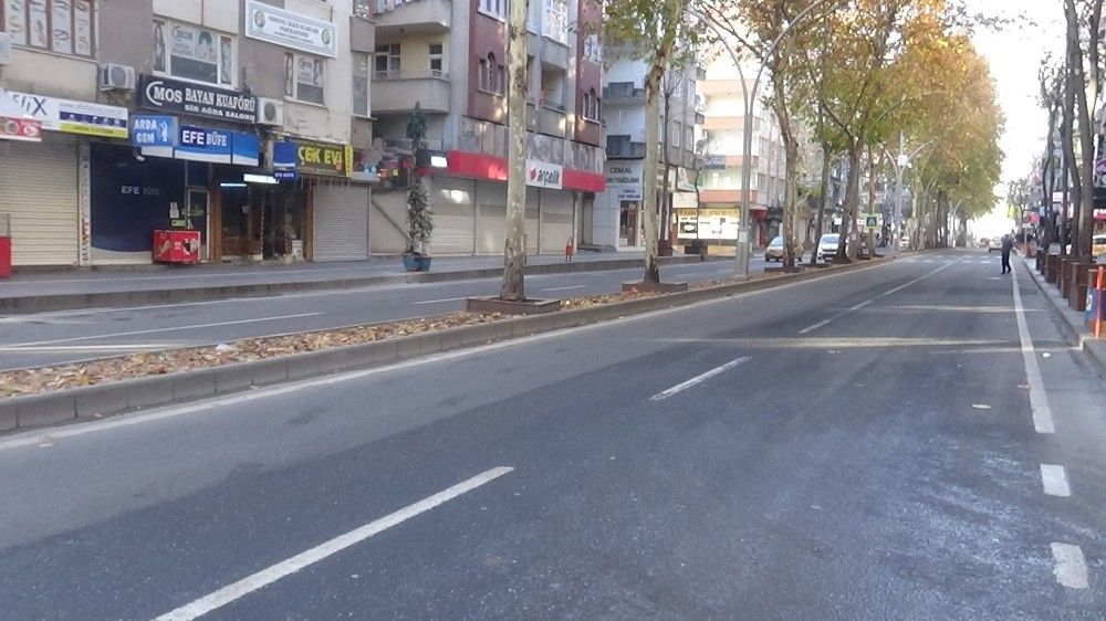 Diyarbakır kısıtlamayla birlikte sessizliğe büründü