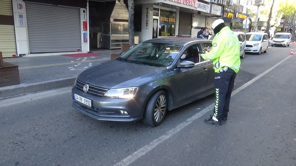 Diyarbakır kısıtlamayla birlikte sessizliğe büründü