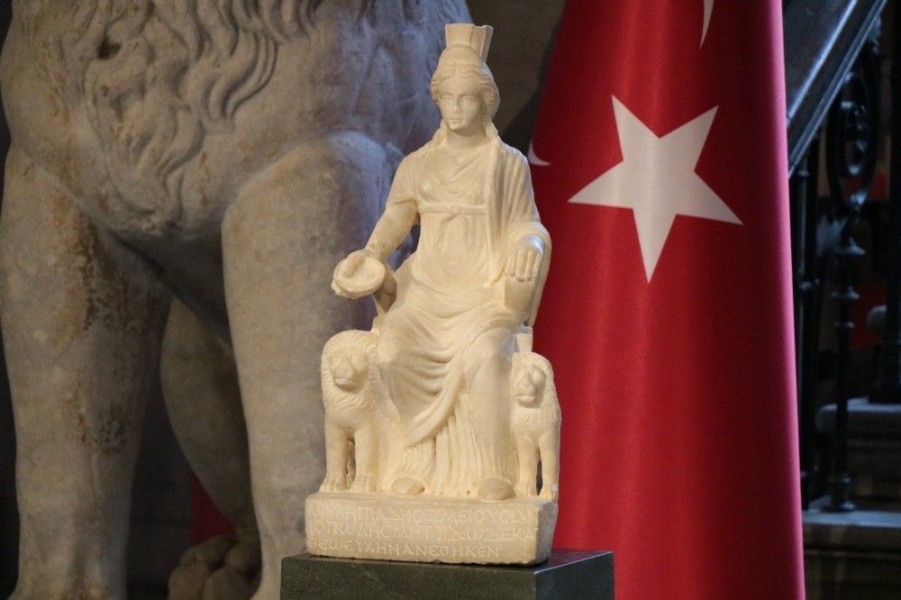 Ege'den kaçırılan Kybele heykeli geri alındı