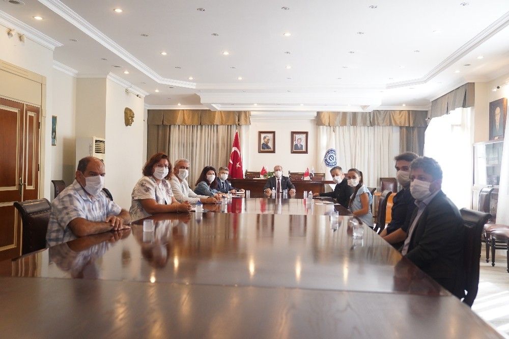 EÜ'den, 'Çevrimiçi Lisansüstü Sohbetler'