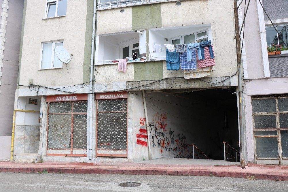 Fıkralara konu olacak apartman