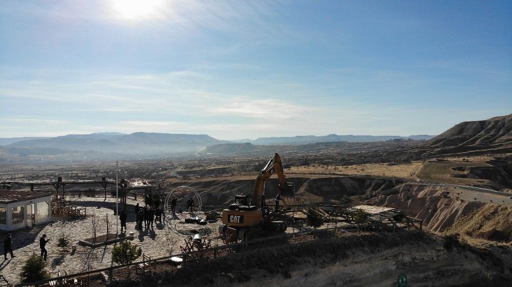Kapadokya'da kaçak yapıların yıkımı devam ediyor