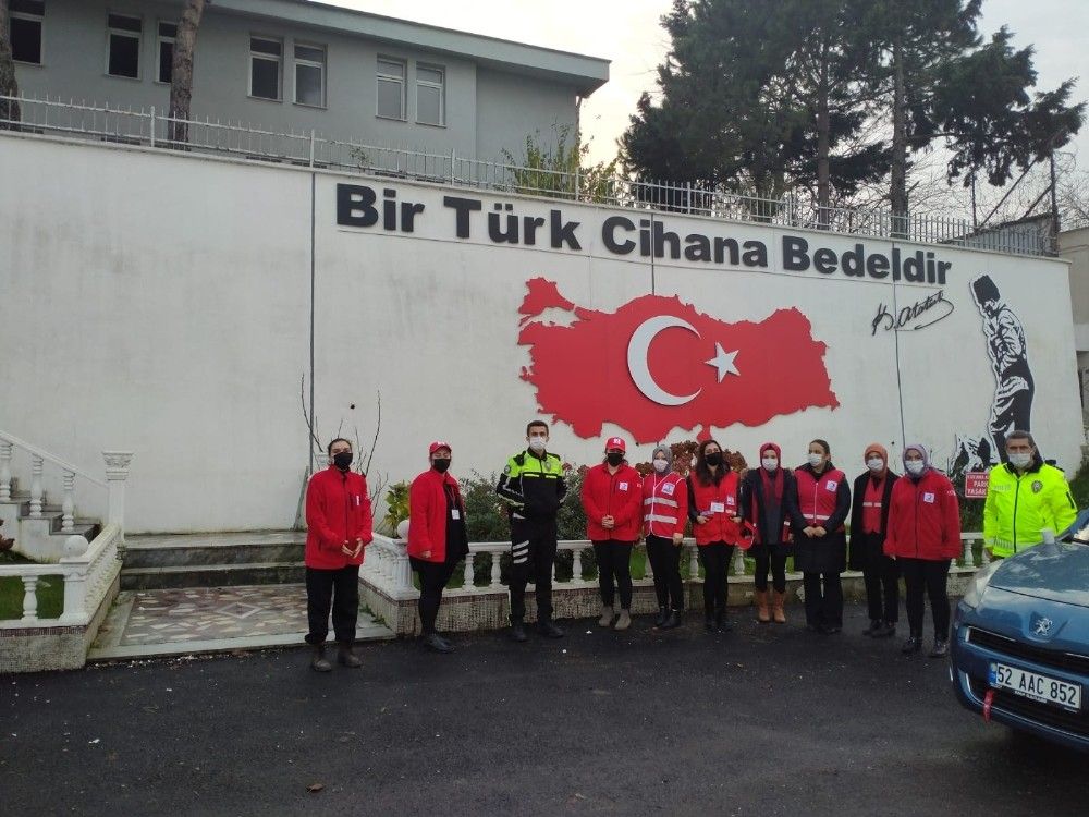 Kızılay'ın kadınlarından "Tatlı" destek