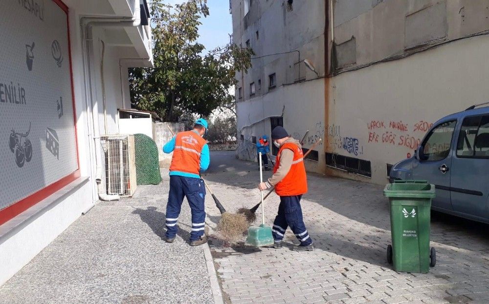 Kuşadası Belediyesi'nden temizlik seferberliği