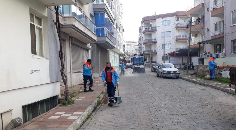 Kuşadası Belediyesi'nden temizlik seferberliği