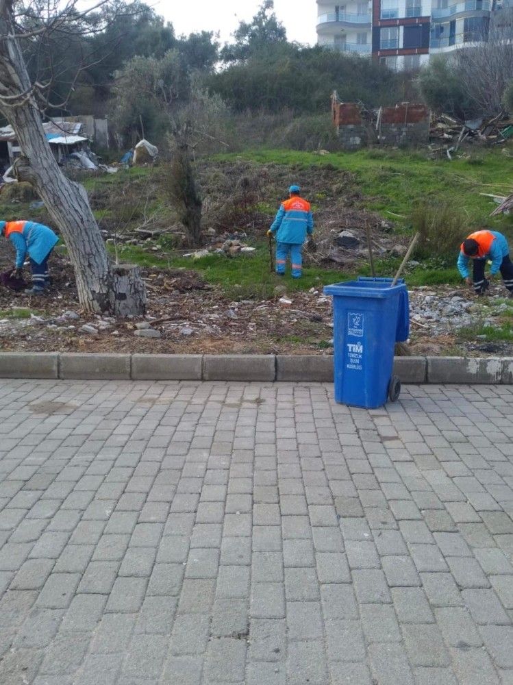 Kuşadası Belediyesi'nden temizlik seferberliği