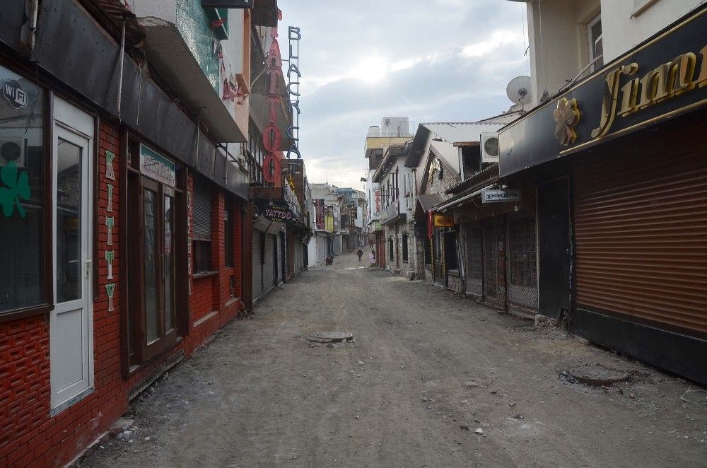 Kuşadası'nın ünlü Barlar Sokağı yenileniyor