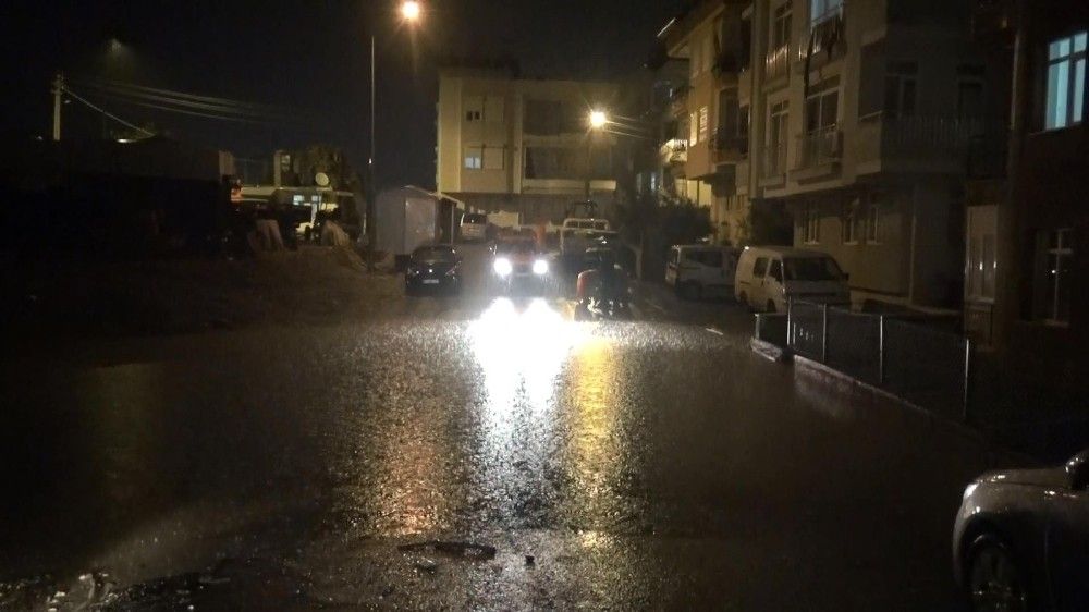 Manavgat'ta şiddetli yağış su baskınlarına sebep oldu