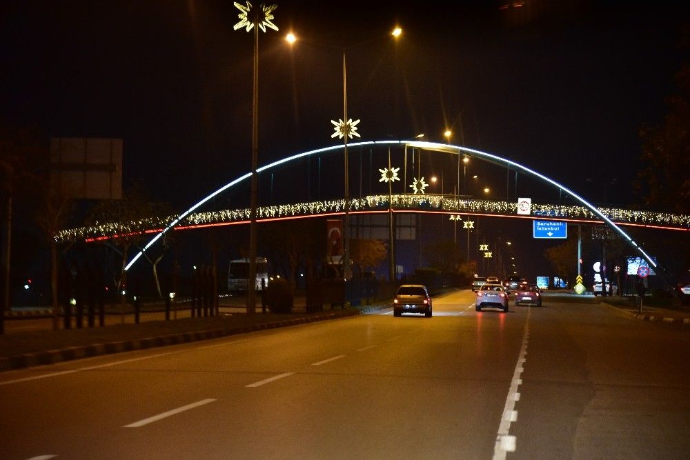 Manisa gece ışıklandırmalarıyla göz kamaştırıyor