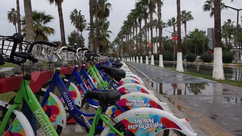 Mersin'de sokaklar yine sessiz kaldı