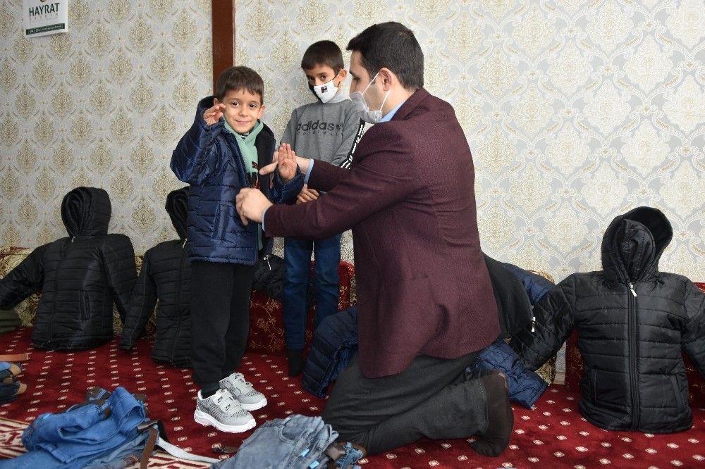 Siverek'te 100 yetim ve öksüz sevindirildi