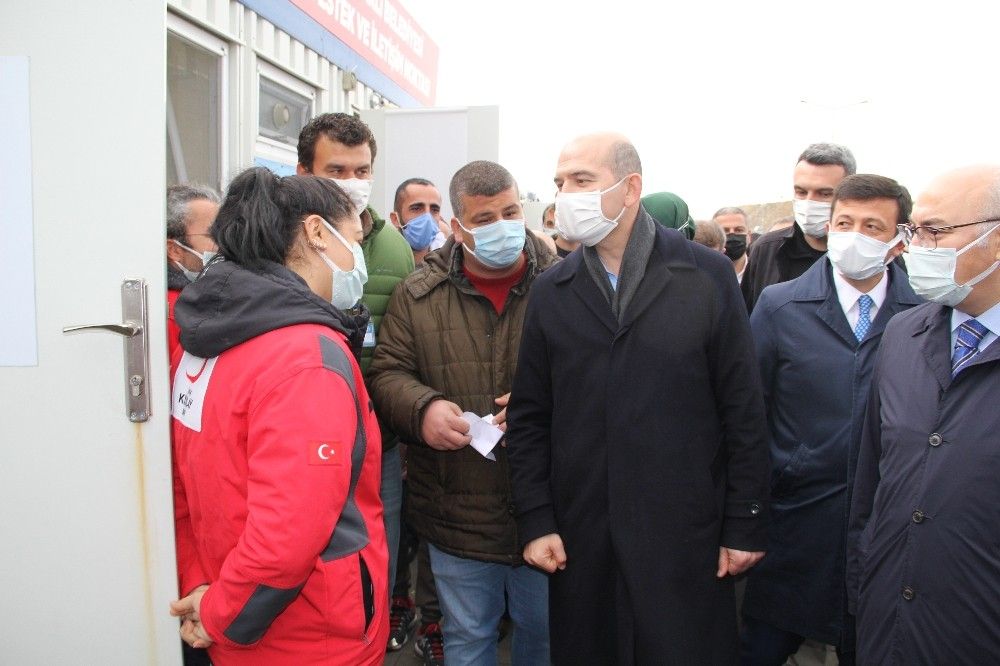 Süleyman Soylu, İzmir'de konteyner kenti ziyaret etti