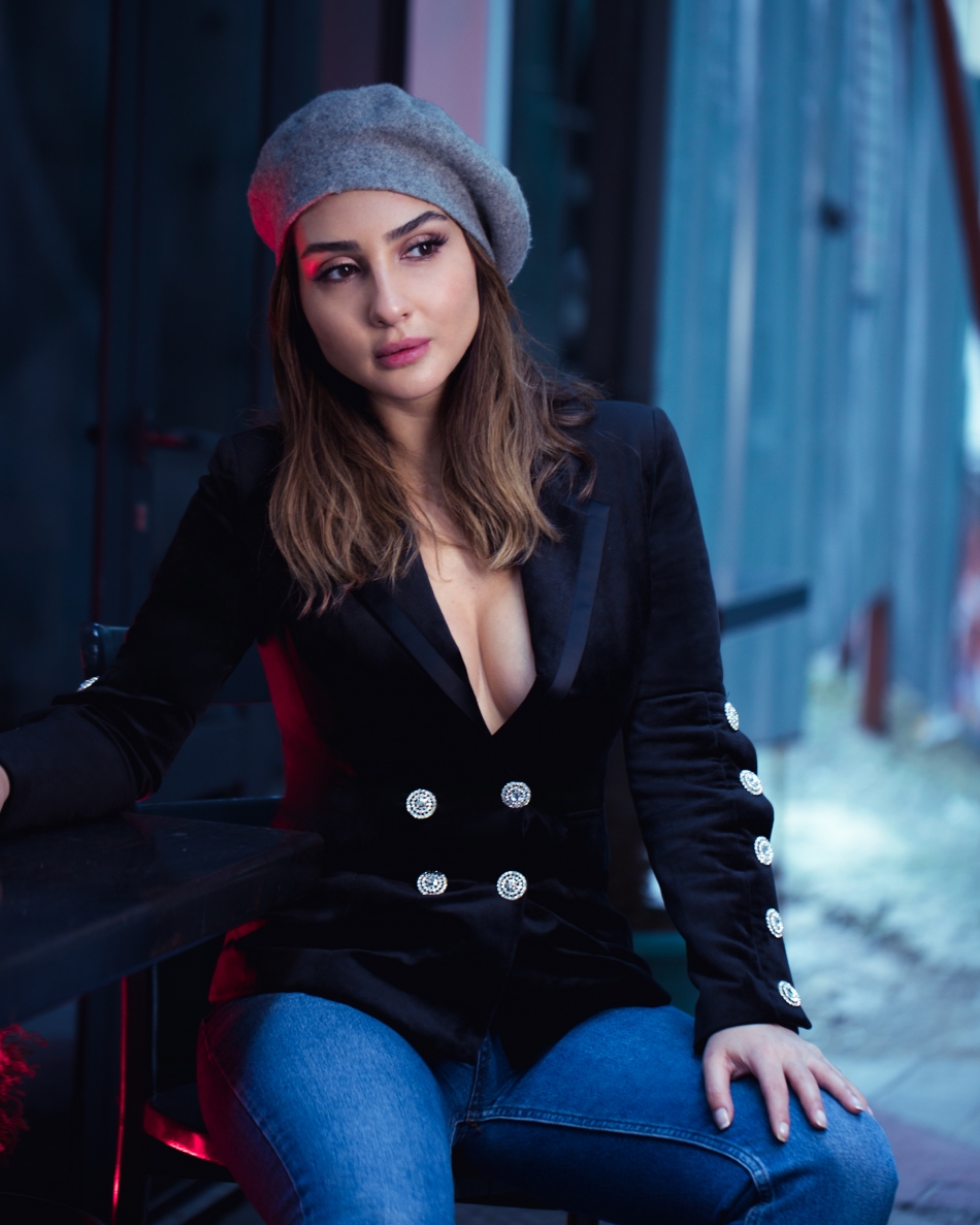 Merve'den 'Elimde Duran Fotoğrafın'