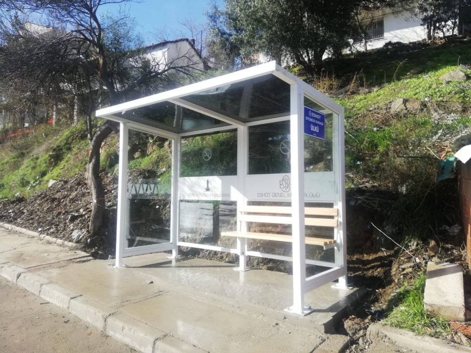 Baraka durağın yerine modern otobüs durağı