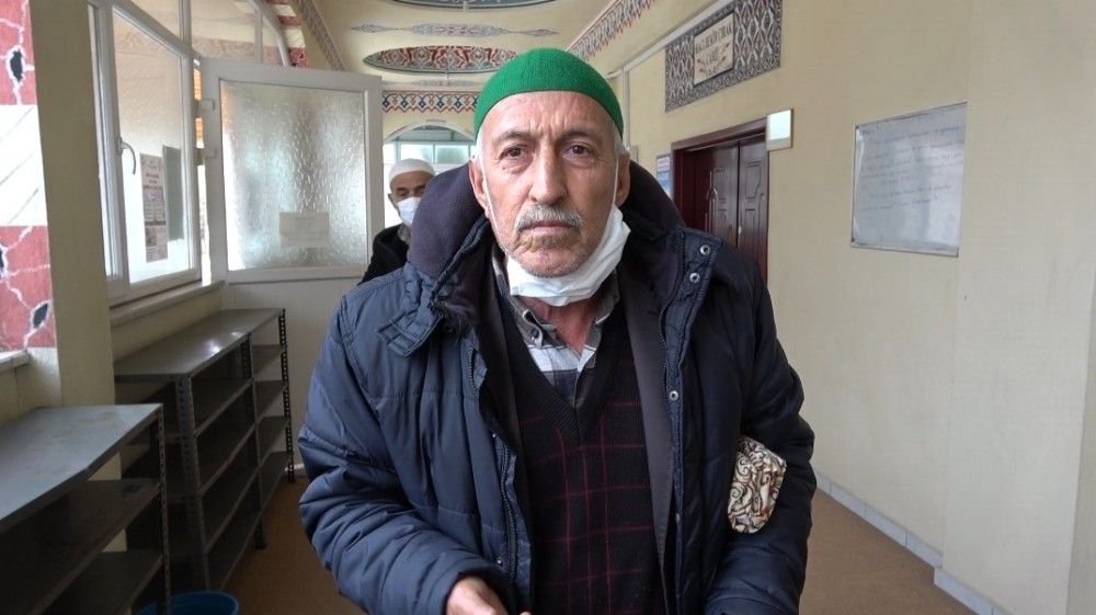 Isparta'da 5 çocuk yangın tüpü sıkarak bir camiye zarar verdi