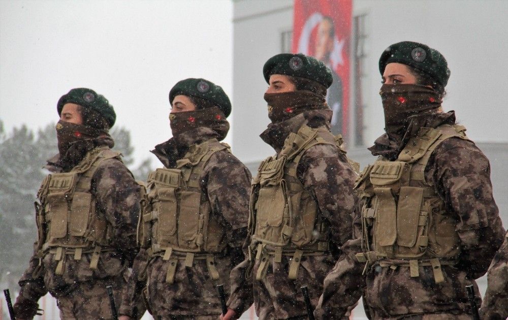 500 kadın özel harekatçı mezun oldu