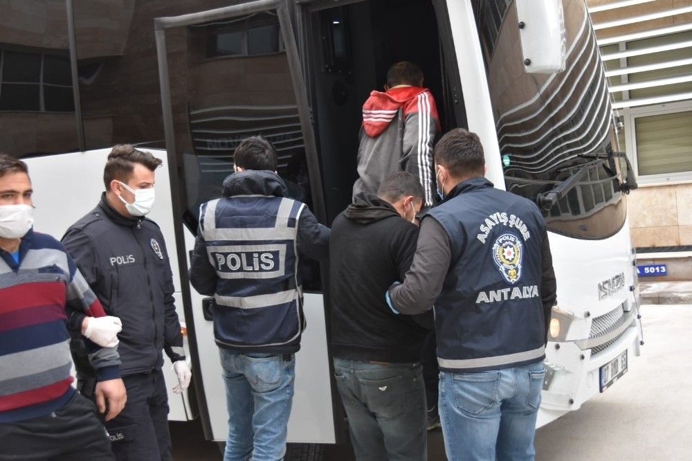 Antalya'da aranan 81 şüpheli yakalandı